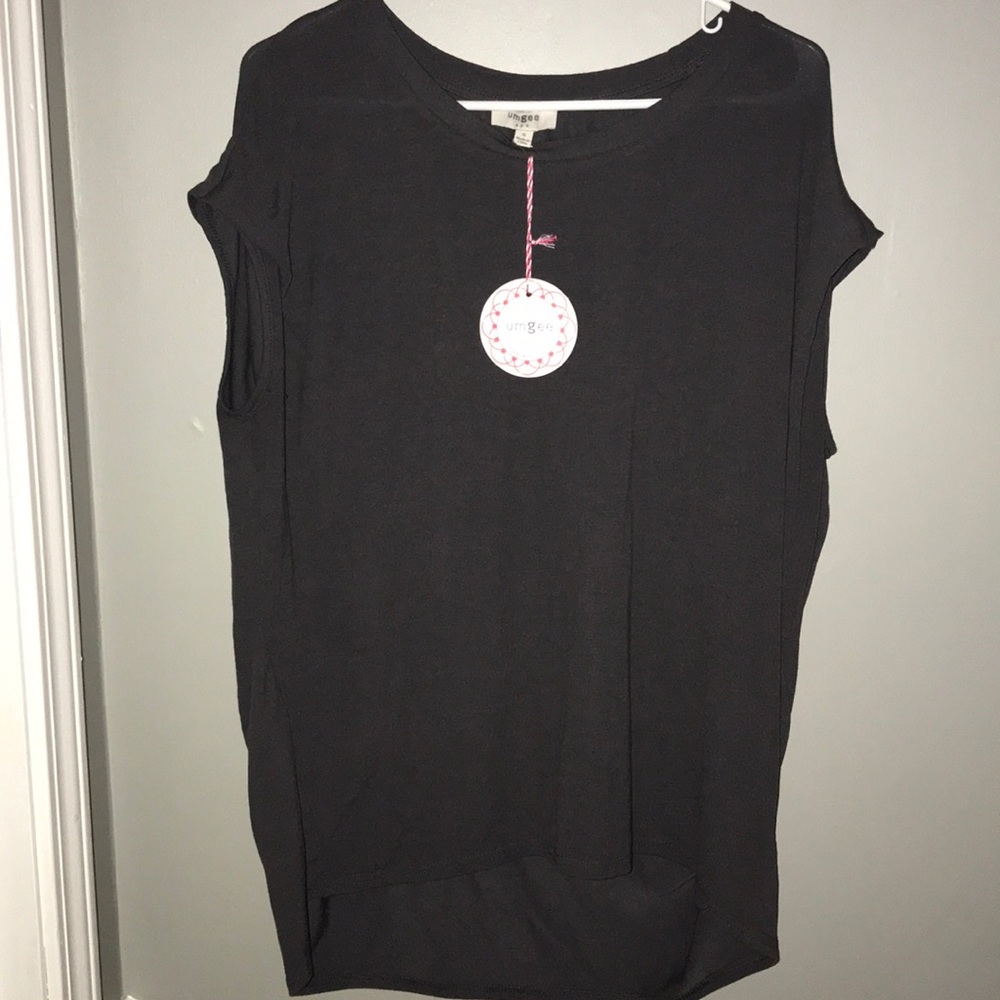 Umgee scoop tee new with tags size small